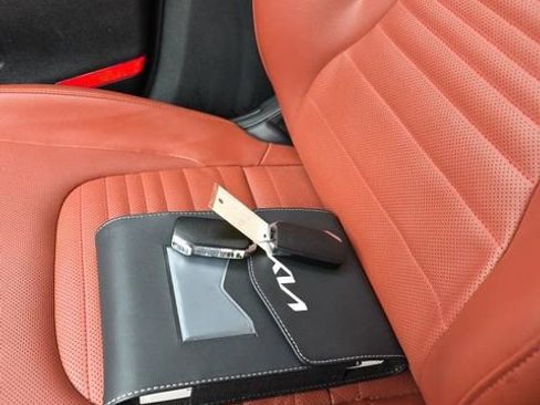 Certified 2023 Kia Sportage SX image 6