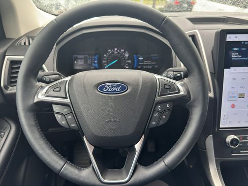 Used 2024 Ford Edge SEL w/ Convenience Package AWD/4WD image 16