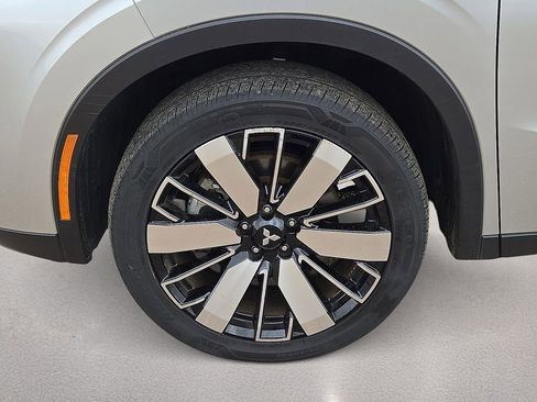 Used 2025 Mitsubishi Outlander SE FWD image 10