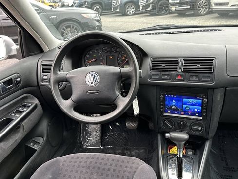 Used 2001 Volkswagen Golf GLS FWD image 16