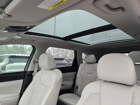 Certified 2023 Kia Sorento EX w/ Panoramic Sunroof Package image 36