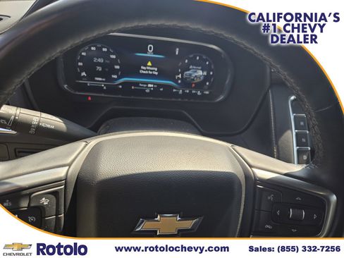 Used 2023 Chevrolet Suburban Premier image 24