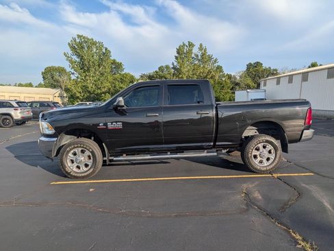 Used 2016 RAM 2500 Tradesman w/ Chrome Appearance Group AWD/4WD image 2
