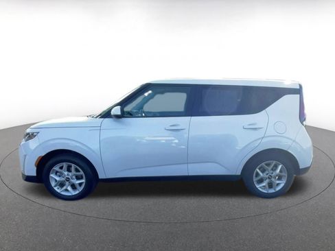 Used 2025 Kia Soul LX w/ LX Technology Package image 9