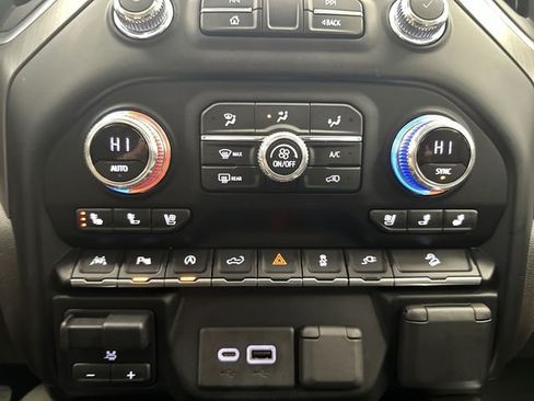 Used 2021 GMC Sierra 1500 Denali w/ Technology Package AWD/4WD image 19