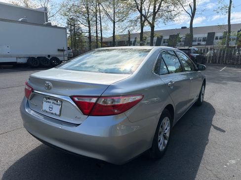 Used 2017 Toyota Camry LE FWD image 11