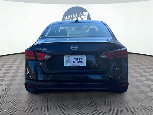 Used 2025 Nissan Altima 2.5 S image 4