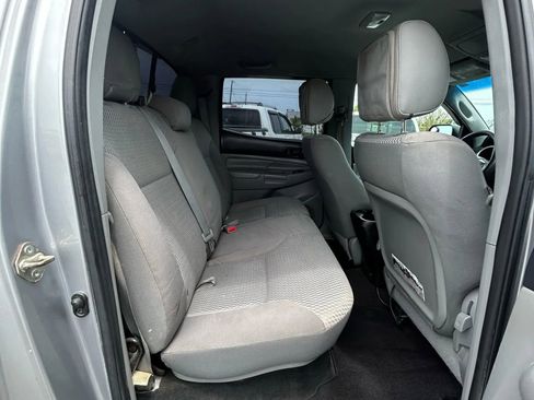 Used 2015 Toyota Tacoma PreRunner image 15