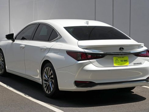 Used 2024 Lexus ES 300h w/ Accessory Package (Z2) FWD image 54
