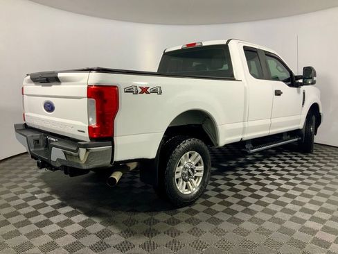 Used 2017 Ford F250 XL w/ STX Appearance Package AWD/4WD image 13