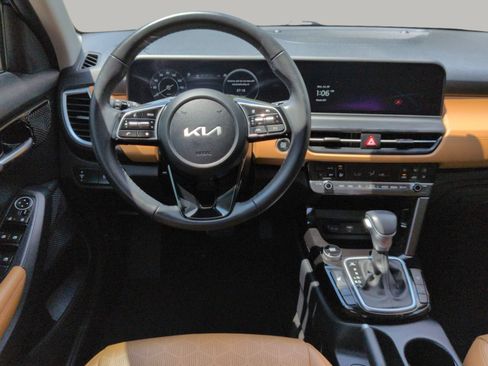 Certified 2024 Kia Seltos EX FWD image 19
