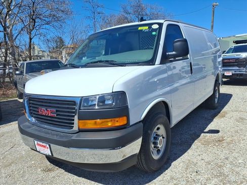 New 2026 GMC Savana 2500 w/ Driver Convenience Package image 3