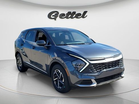 Used 2025 Kia Sportage LX image 2