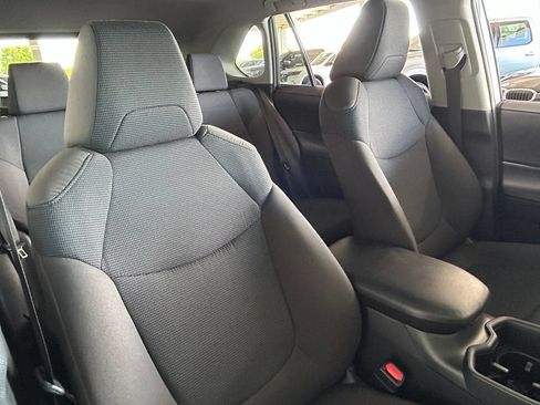 Used 2025 Toyota RAV4 LE AWD/4WD image 45