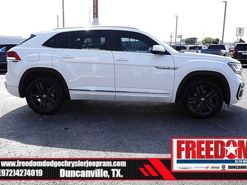 Used 2021 Volkswagen Atlas Cross Sport SE w/ Panoramic Sunroof Package FWD image 6