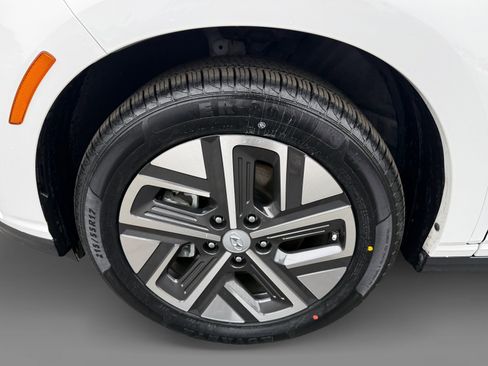 Certified 2023 Hyundai Kona SE image 9