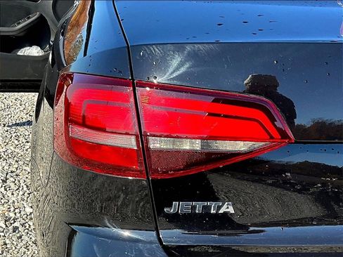 Used 2017 Volkswagen Jetta S image 8