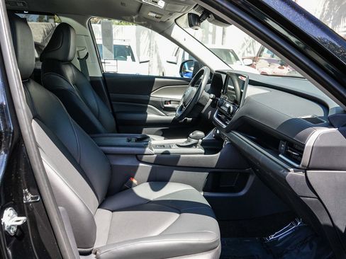 Used 2025 Toyota Grand Highlander FWD image 15