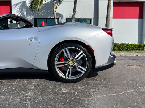 Used 2019 Ferrari Portofino image 24