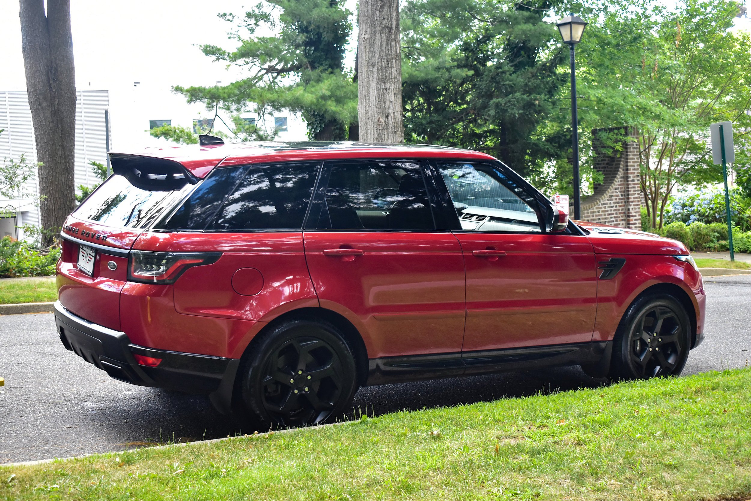 Used 2019 Land Rover Range Rover Sport HSE AWD/4WD image 9