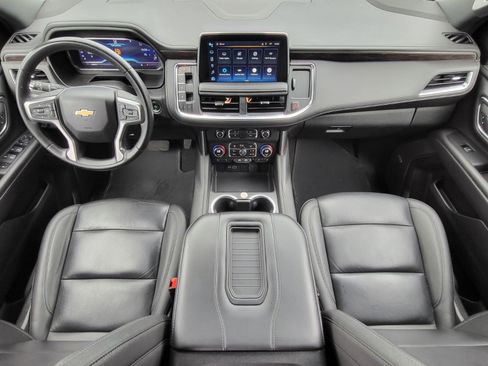 Used 2024 Chevrolet Suburban LT RWD image 12