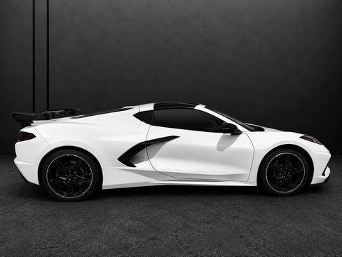 Used 2024 Chevrolet Corvette Stingray Coupe w/ 1LT RWD image 2
