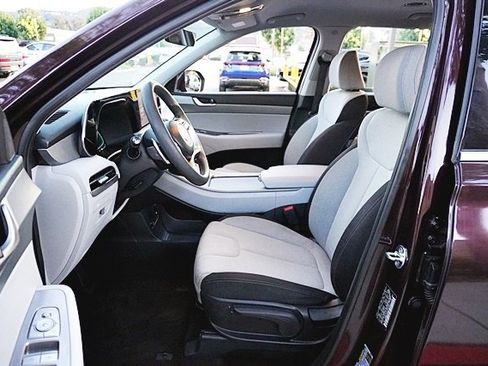 Certified 2023 Hyundai Palisade SE image 14