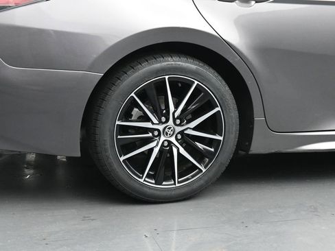 Used 2022 Toyota Camry SE FWD image 10