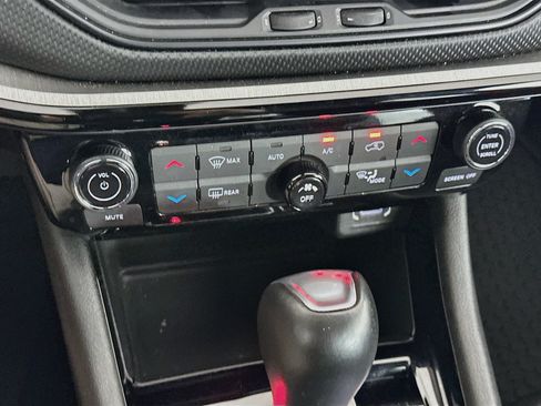 Used 2025 Jeep Compass Trailhawk AWD/4WD image 23