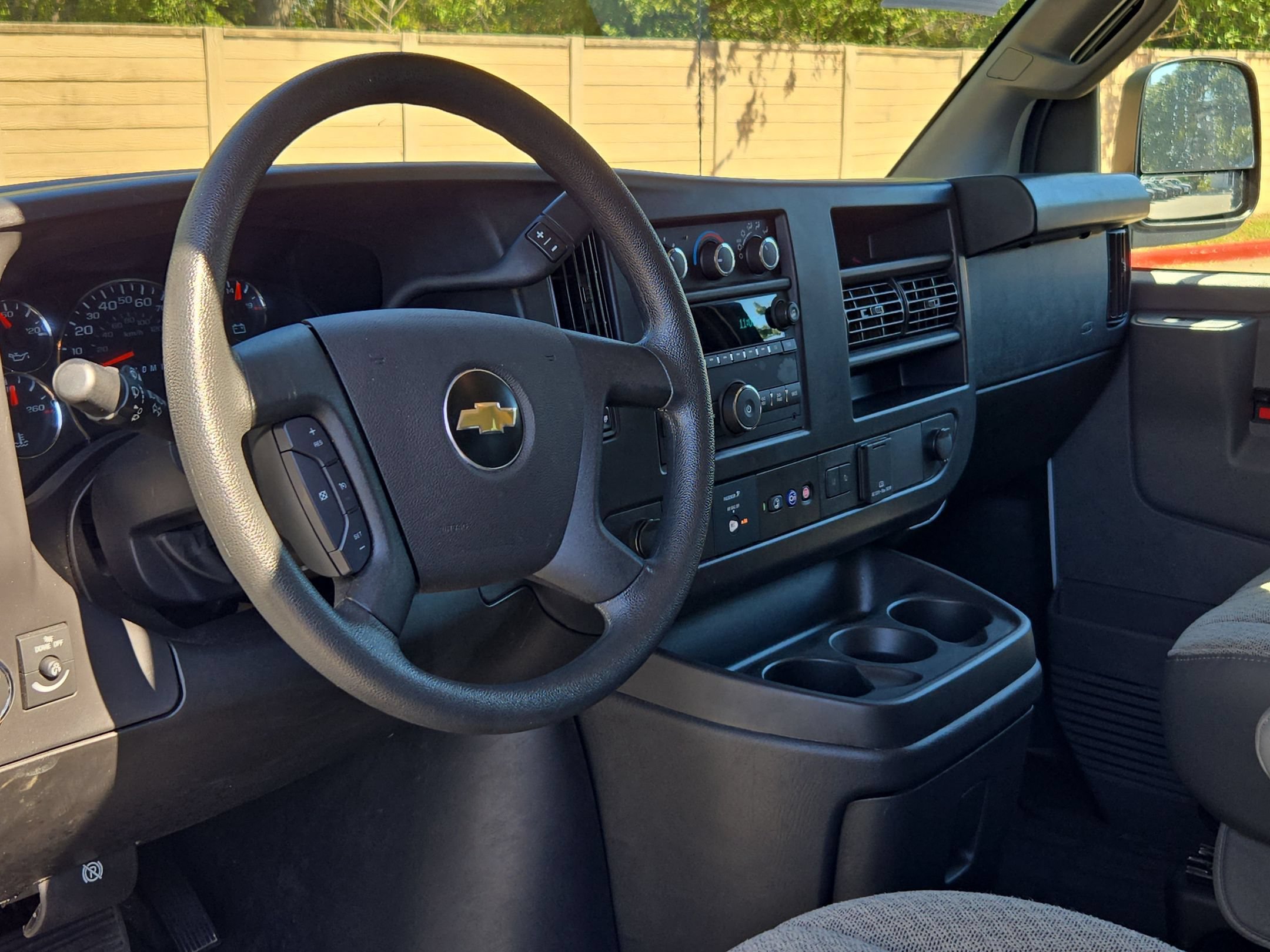 Used 2025 Chevrolet Express 3500 LT w/ LT Preferred Equipment Group RWD image 12