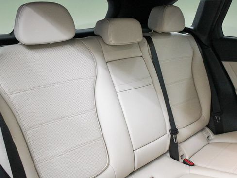 Used 2023 Mercedes-Benz GLC 300 image 28
