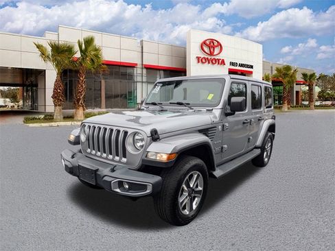 Used 2018 Jeep Wrangler Unlimited Sahara image 8