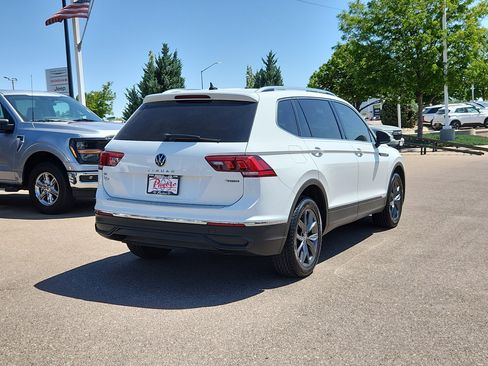 Used 2022 Volkswagen Tiguan SE AWD/4WD image 3