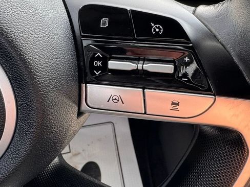 Used 2022 Hyundai Elantra Limited FWD image 29