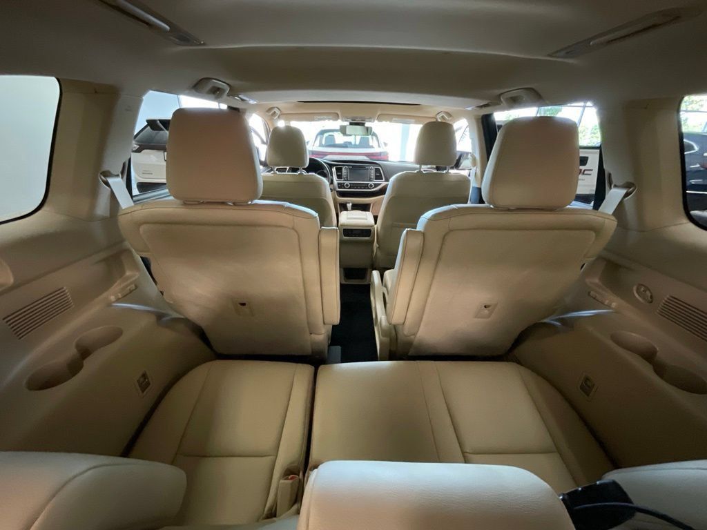 Used 2019 Toyota Highlander Limited AWD/4WD image 27