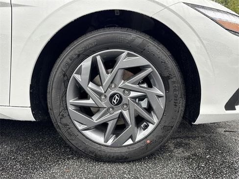 New 2026 Hyundai Elantra Blue image 12