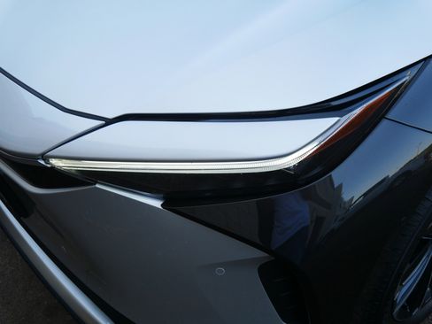 Used 2024 Toyota bZ4X Limited image 16