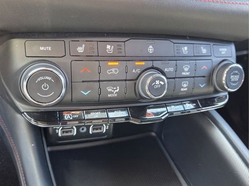 Certified 2024 Dodge Durango GT AWD/4WD image 21