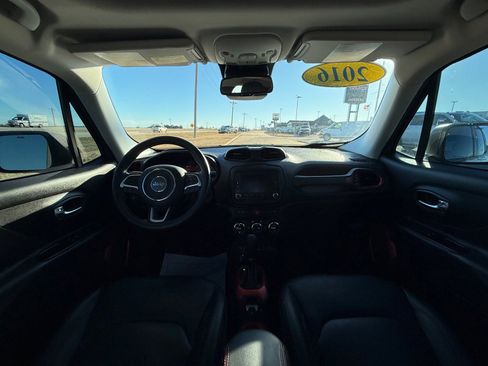 Used 2016 Jeep Renegade Trailhawk w/ Premium Trailhawk Package image 15