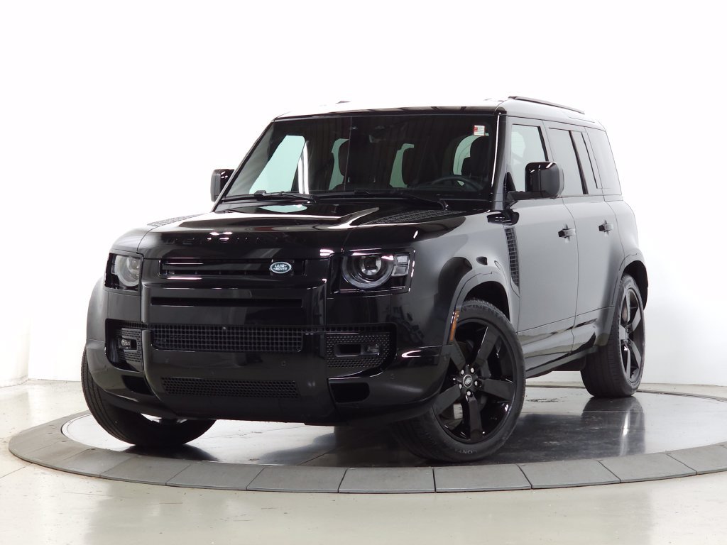Used 2025 Land Rover Defender 110 X-Dynamic SE AWD/4WD image 1