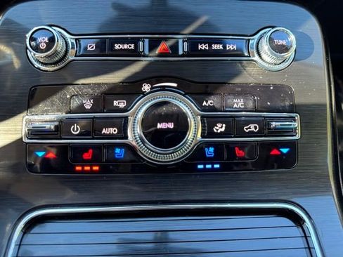 Used 2021 Lincoln Nautilus Reserve w/ Monochromatic Package image 21