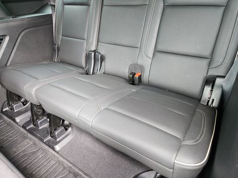 Used 2024 GMC Yukon SLT AWD/4WD image 35
