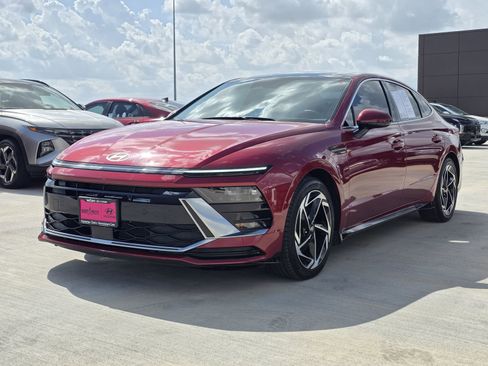 Used 2024 Hyundai Sonata SEL w/ Convenience Package image 2