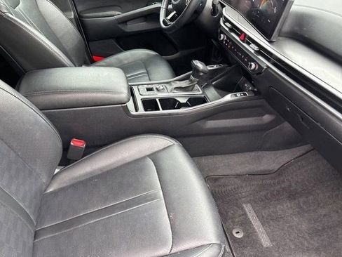 Used 2024 Kia Sorento S image 41