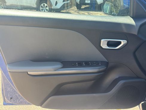 Used 2025 Kia K4 FWD image 18