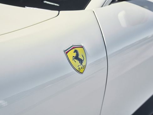Used 2022 Ferrari Roma Base image 8