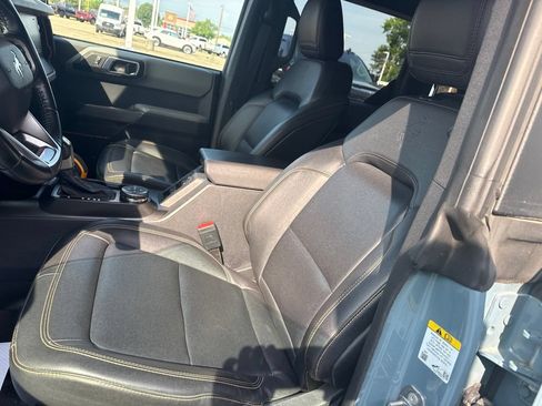Used 2021 Ford Bronco Badlands w/ Sasquatch Package AWD/4WD image 8