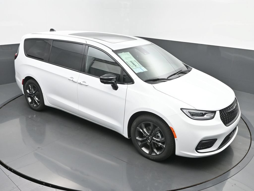 New 2026 Chrysler Pacifica Select FWD image 44