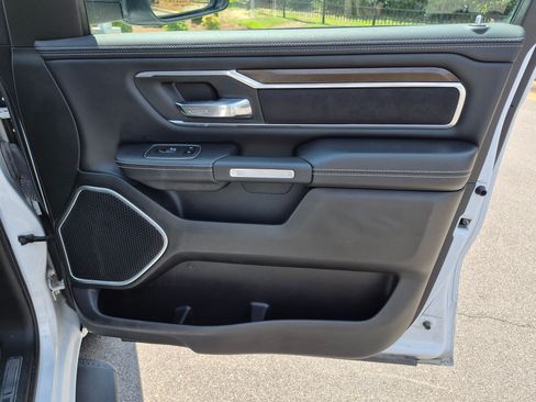 Used 2022 RAM 1500 Laramie AWD/4WD image 33