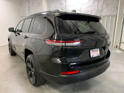 Used 2023 Jeep Grand Cherokee L Laredo AWD/4WD image 5